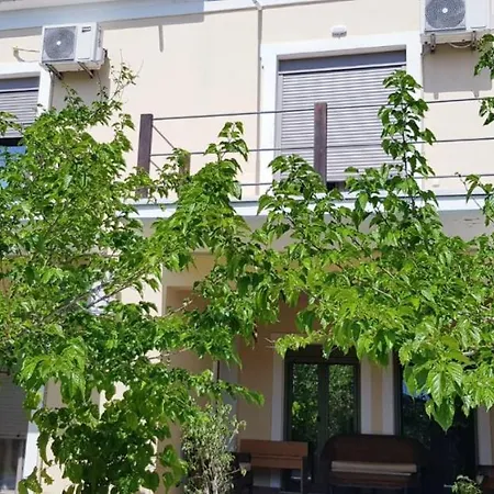 A & A アパート スキアトスタウン