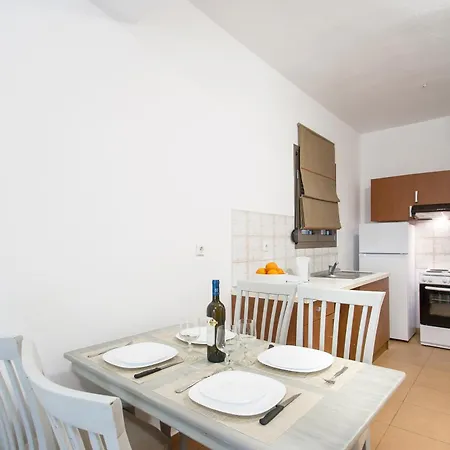 A & A アパート スキアトスタウン