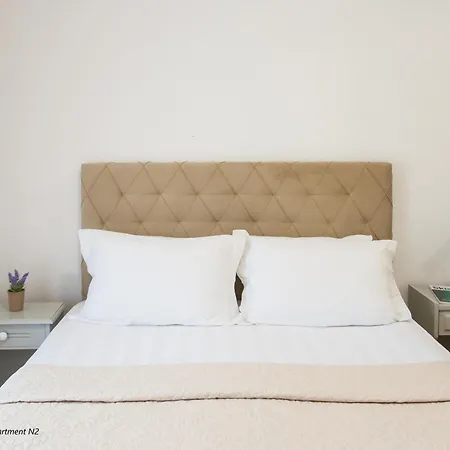 Apartment A & A *